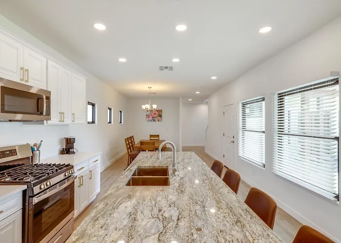 Phx Group Retreat By Dtwn! New Build W/ Patio Holiday home *