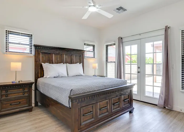 Holiday home Phx Group Retreat By Dtwn! New Build W/ Patio Phoenix
