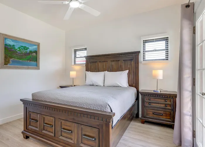 Phx Group Retreat By Dtwn! New Build W/ Patio Holiday home Phoenix