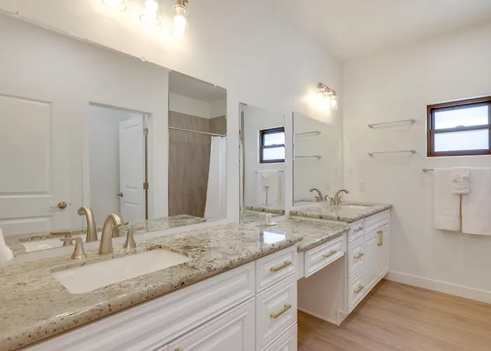 Phx Group Retreat By Dtwn! New Build W/ Patio Holiday home *